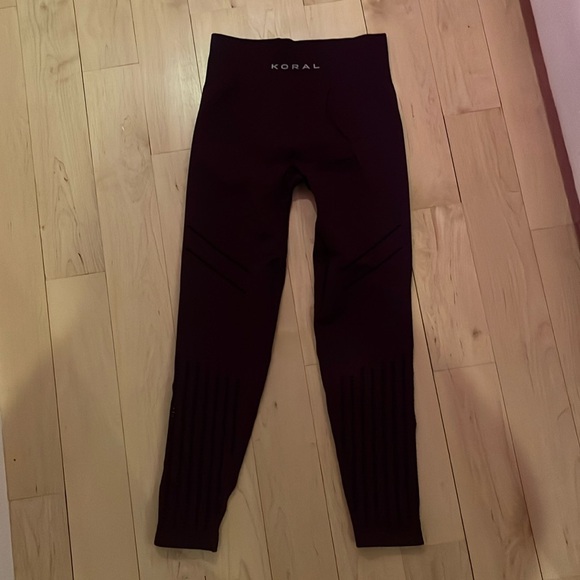 KORAL GYM LEGGINGS - Picture 1 of 6